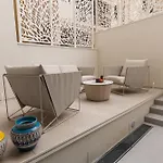 Ξενοδοχείο με διαμερίσματα Apulia Re' & 4*