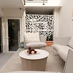 Apulia Re' & 4* 바리