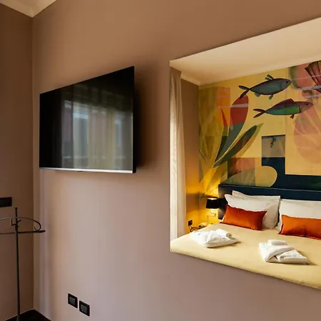 Apulia Re' & 4* Барі