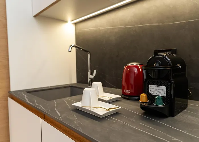 Apulia Re' & 4* Bari